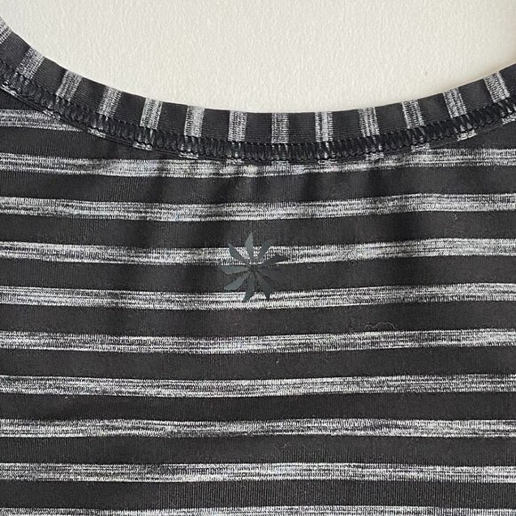 🆕 Athleta Women's Chi Striped Black/Bright White Striped Muscle Tank - Picture 6 of 9